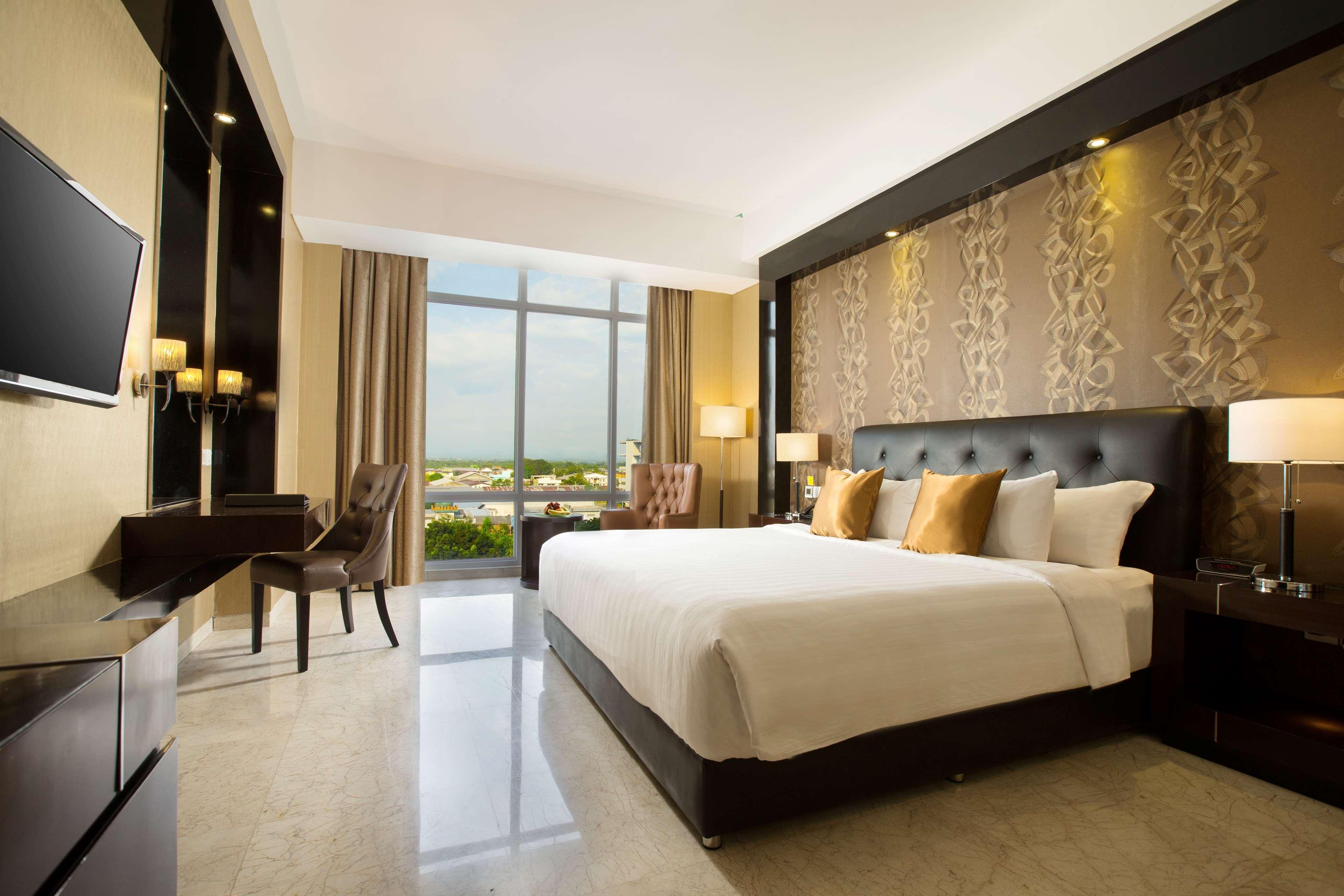 Grand Mercure Solo Baru Exterior foto