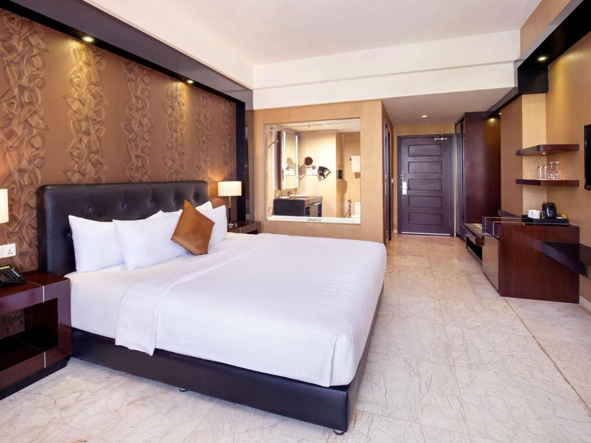Grand Mercure Solo Baru Exterior foto