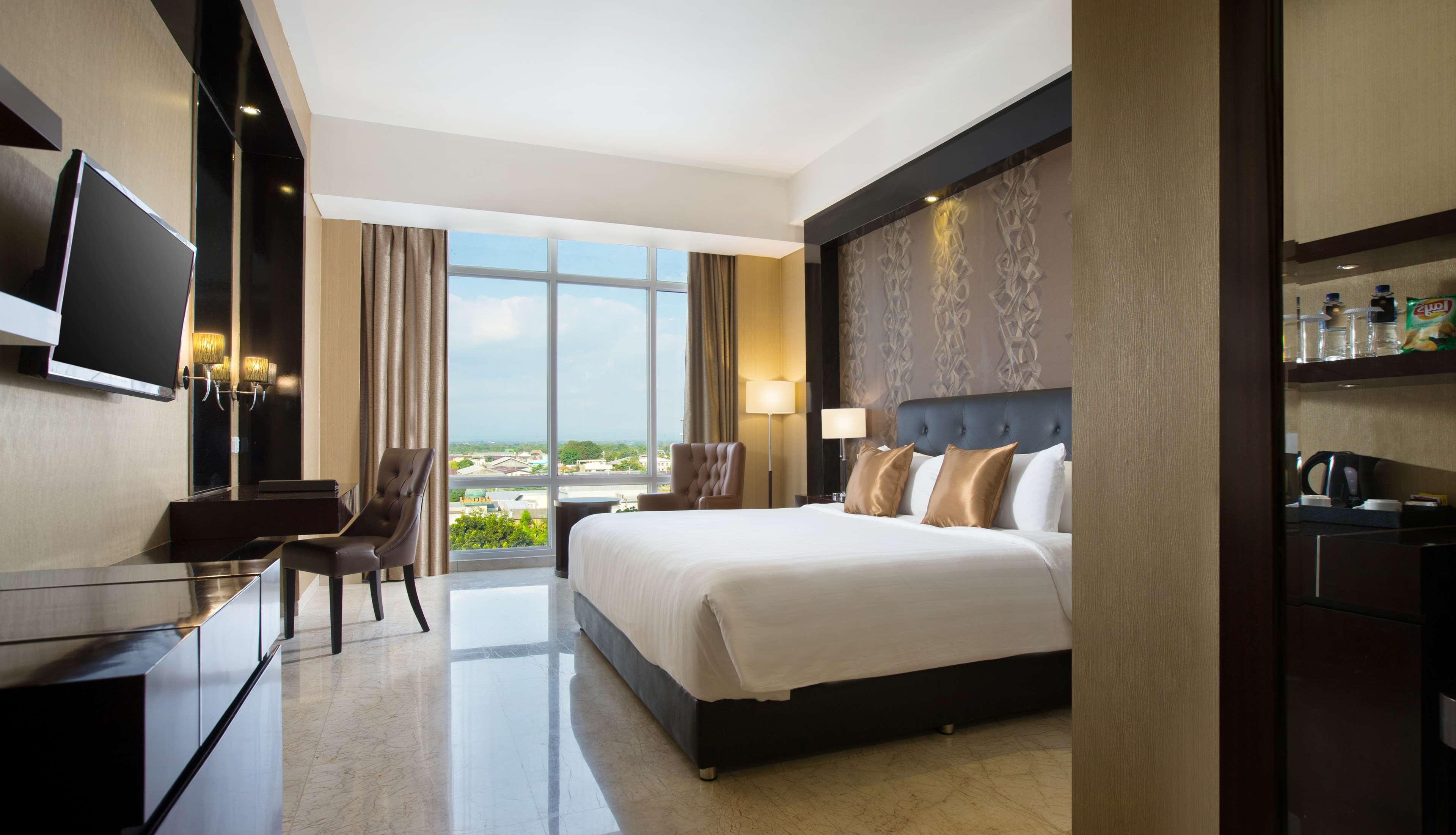 Grand Mercure Solo Baru Exterior foto