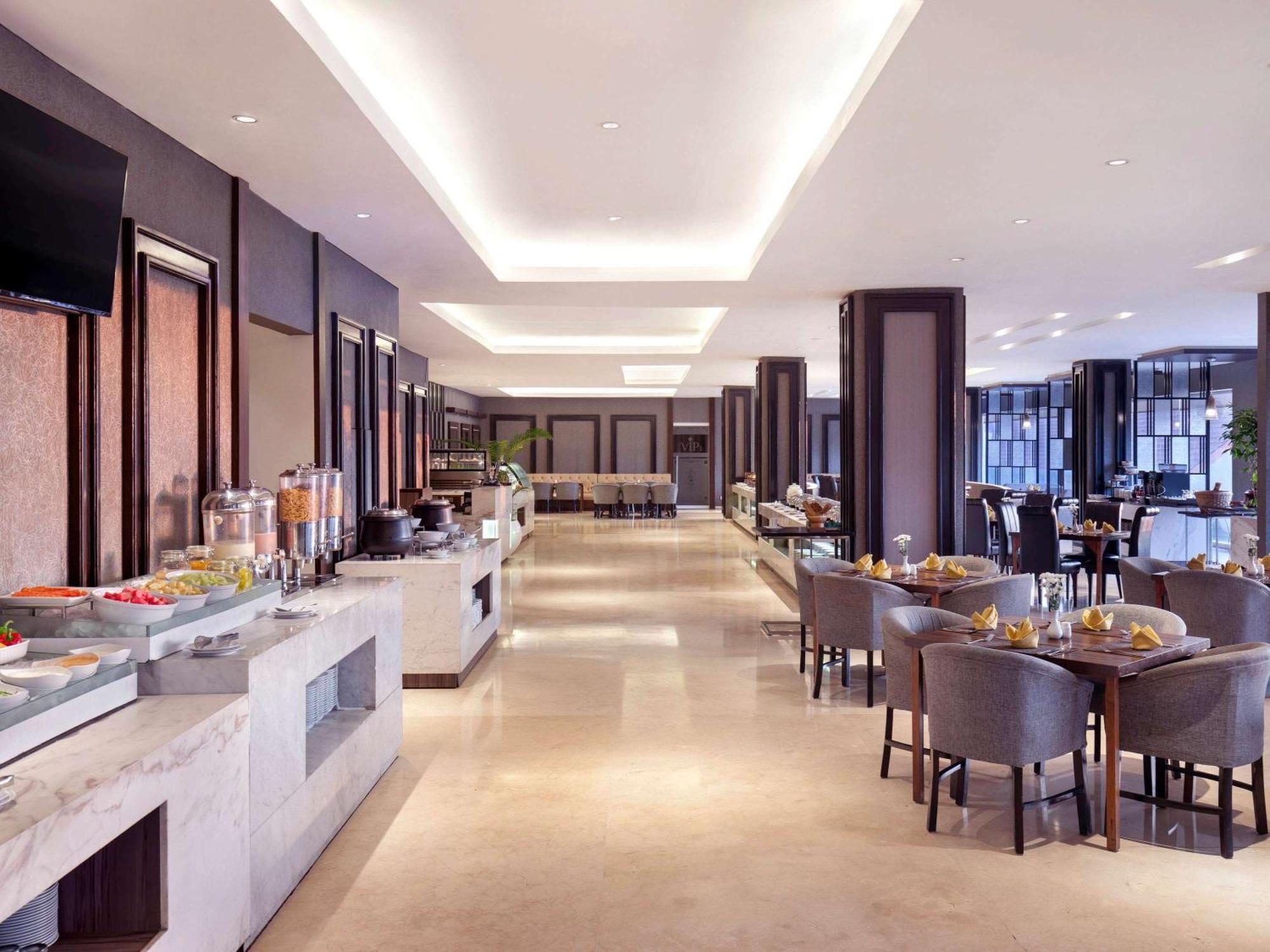 Grand Mercure Solo Baru Exterior foto